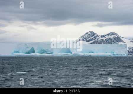 Schwimmenden Eisberg auf Elephant Island, Süd-Shetland-Inseln, Antarktis, Polarregionen Stockfoto