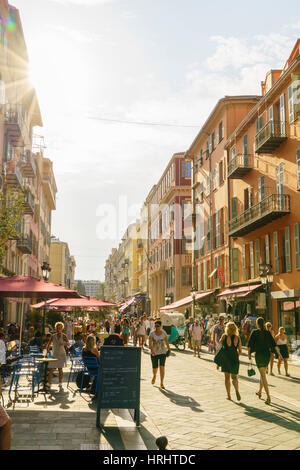 Straße in der Altstadt, Vieille Ville, Nizza, Alpes-Maritimes, Cote d ' Azur, Provence, Côte d ' Azur, Frankreich, mediterran Stockfoto