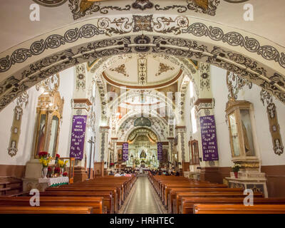 Malte Innenraum der Kirche Santo Domingo in der Stadt von Ocotlan de Morelos, Bundesstaat Oaxaca, Mexico, North America Stockfoto