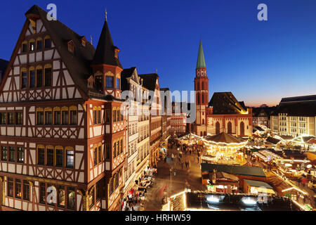 Weihnachtsmarkt am Römer, Roemerberg Quadrat, Nikolaikirche Kirche, Frankfurt, Hessen, Deutschland Stockfoto