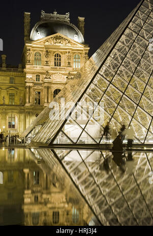 Palais du Louvre, Paris, Frankreich, Palais du Louvre Bei Nacht, Frankreich Stockfoto