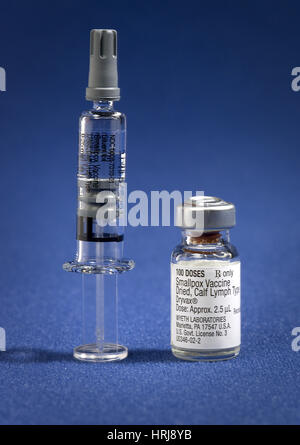 Pocken-Impfstoff, Spritze und Fläschchen mit Dryvax Stockfoto