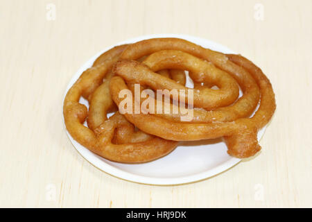 Jalebi, beliebte indische Süßspeise Tiefe frittierten Teig gemacht Stockfoto