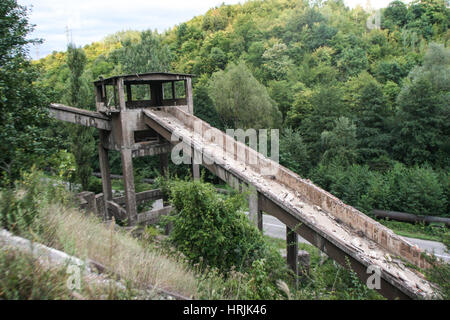 Hunedoara, Rumänien, 6. September 2009: verlassenen Mine in teliucul unterlegen, Hunedoara, Rumänien. Stockfoto