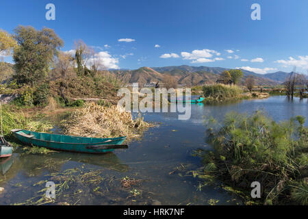 Angelboote/Fischerboote auf Erhai See, Shuanglang, Yunnan, China Stockfoto