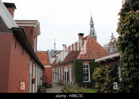 Sint Anthonygasthuis (St. Antony's Hofje = Innenhof mit Armenhäuser), Innere Stadt Groningen, Niederlande. Im Jahre 1517 gegründet. Stockfoto