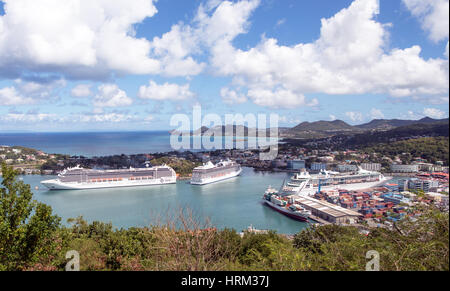 Kreuzfahrtschiffe im Hafen In Castries, St. Lucia-Karibik Stockfoto