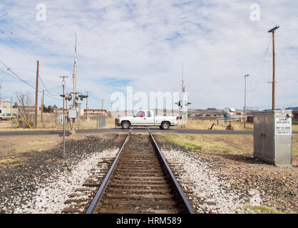 Union Pacific Bahnübergang in Alpine, West Texas. Stockfoto