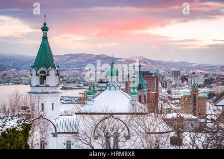 Hakodate, Japan orthodoxe Kirche und die Stadt. Stockfoto