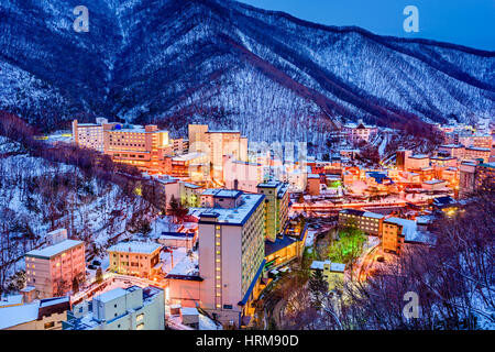 Noboribetsu, Japan Hot Springs Stadt Skyline. Stockfoto