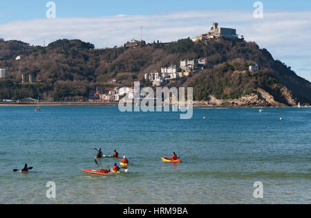 Baskenland: der berühmte Strand von La Concha gesehen vom Pier in Donostia San Sebastian, der Küstenstadt am Golf von Biskaya Stockfoto