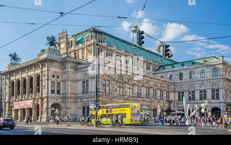 Österreich, Wien, Blick auf die Neorenaissance-Wiener Staatsoper (Wiener Staatsoper) an der Wiener Ringstraße Stockfoto