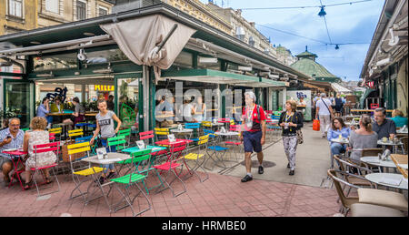 Österreich, Wien, Café am Naschmarkt, Wiens beliebtester Markt, Stockfoto