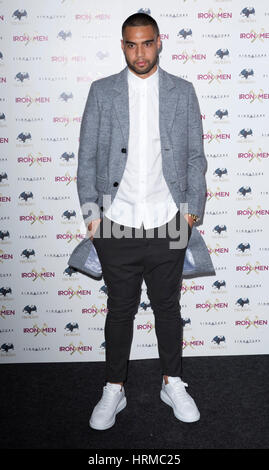 Winston Reid Ankunft in Mile End Genesis Kino in London bei der Premiere von Iron Men, ein Dokumentarfilm über West Ham, ihre neue Wege zu bewegen. Stockfoto