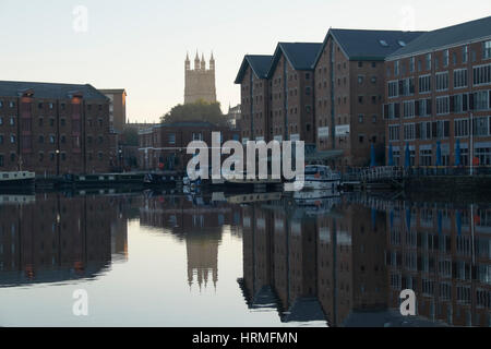 Szenen aus den wichtigsten Becken Gloucester Docks, Großbritanniens am Binnenhafen, in Südengland auf den Gloucester & Schärfe-Kanal. Stockfoto