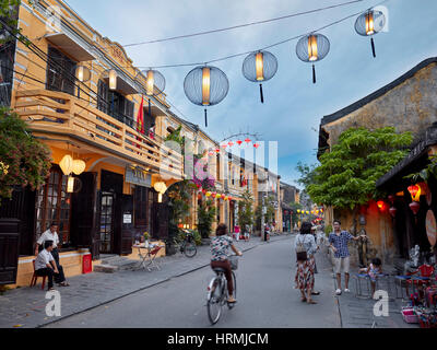 Street Scene in der alten Stadt Hoi An. Hoi An, Provinz Quang Nam, Vietnam. Stockfoto