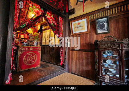 Vorfahr Altar in das alte Haus von Duc Jg. Hoi an Altstadt, Provinz Quang Nam, Vietnam. Stockfoto