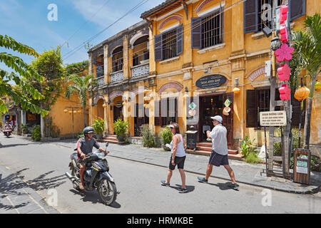 Street Scene in der alten Stadt Hoi An. Hoi An, Provinz Quang Nam, Vietnam. Stockfoto