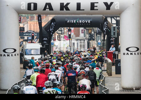 Fahrer bereit für den Start von der Rise Above sportlich in Chester Stockfoto