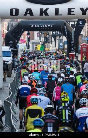 Fahrer bereit für den Start von der Rise Above sportlich in Chester Stockfoto