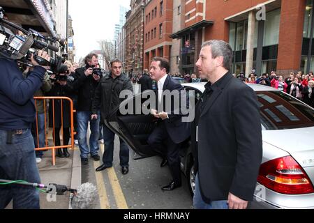 Britain Got Talent Castings an der Manchester Opera House. Januar 2010. Piers Morgan kommt Stockfoto