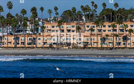Blick vom Pier auf Häusern in Oceanside, Kalifornien Stockfoto