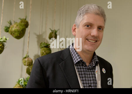 Barcelona, Spanien. 2. März 2017. Rick Osterloh von Google auf dem Mobile World Congress in Barcelona, Spanien, 2. März 2017. Foto: Andrej Sokolow, Dpa/Alamy Live News Stockfoto