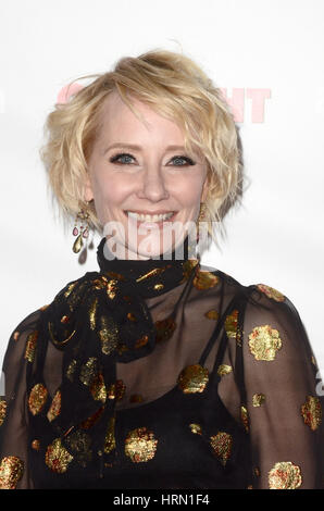 Los Angeles, Ca, USA. 2. März 2017. Anne Heche bei der Los Angeles Premiere von Catfight am Cinefamily Theater in Los Angeles, Kalifornien am 2. März 2017. Bildnachweis: David Edwards/Medien Punch/Alamy Live-Nachrichten Stockfoto