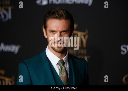 Los Angeles, uns. 3. März 2017. Dan Stevens besucht die World Premiere von Disneys "Beauty And The Beast" am El Capitan Theatre in Los Angeles, USA, am 2. März 2017. Foto: Hubert Boesl - NO-Draht-SERVICE - Foto: Hubert Boesl/Dpa/Alamy Live News Stockfoto