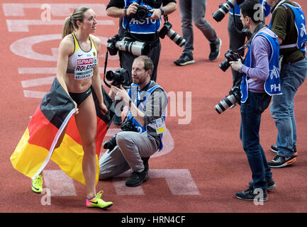 Belgrad, Serbien. 3. März 2017. Cindy Roleder aus Deutschland (Gold) feiert nach der Frauen 60m Hürden Veranstaltung bei der Leichtathletik-Europameisterschaft in der Kombank Arena in Belgrad, 3. März 2017. Foto: Sven Hoppe/Dpa/Alamy Live News Stockfoto