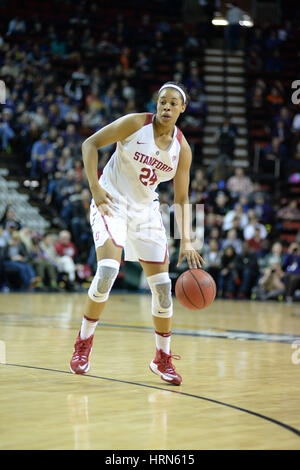 Seattle, WA, USA. 3. März 2017. Stanfords Erica McCall (24) in Aktion während einer PAC12 Frauen-Turnier-Spiel zwischen die Washington State Cougars und Stanford Cardinal. Gespielt wurde in der Key Arena in Seattle, WA. Jeff Halstead/CSM/Alamy Live-Nachrichten Stockfoto