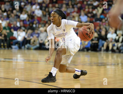 Seattle, WA, USA. 3. März 2017. UW-Point guard Aarion McDonald (2) in Aktion während einer PAC12 Frauen-Turnier-Spiel zwischen der Washington Huskies und die Oregon Ducks. Gespielt wurde in der Key Arena in Seattle, WA. Jeff Halstead/CSM/Alamy Live-Nachrichten Stockfoto