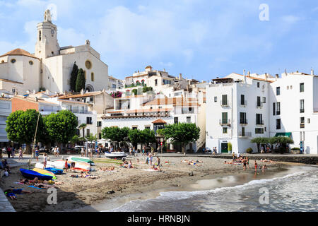 Stadt Strand, Cadaques, Costa Brava, Spanien Stockfoto