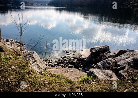 Promenade von Sesto Calende - Ticino-See Stockfoto