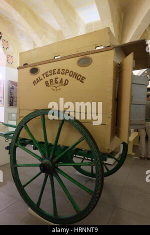 Brot-Wagen, Malta im Kriegsmuseum, Valletta, Malta Stockfoto