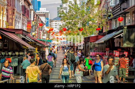 Fußgängerzone Pagoda Street, rote Lampe Signons auf der anderen Straßenseite, Chinatown, Singapur, Asien, Singapur Stockfoto