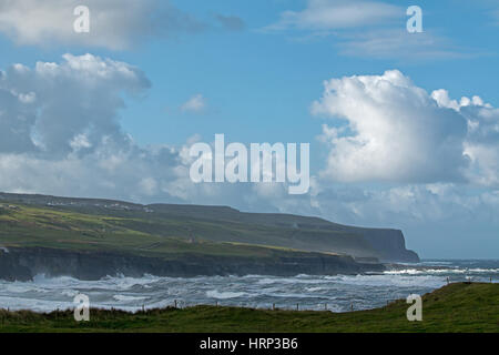 Landschaftlich schöner Blick auf die Küste in Co. Clare, Irland Stockfoto