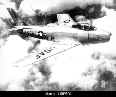 F-86 Sabre, erste Pfeilflügel-Kämpfer, 1950er Jahre Stockfoto