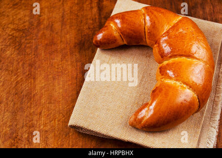 Französisches Frühstück mit frischen croissant Stockfoto