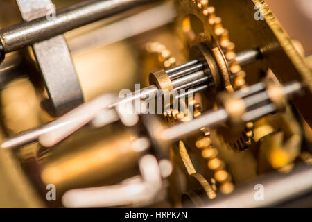 Close-up Uhrwerk Zahnräder. Geheimnis-Grunge-Mechanismus-Zahnräder Stockfoto