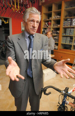 Luxemburg 11.02.2005. Italienische ehemalige Radrennfahrer Francesco Moser in einem Interview. Stockfoto