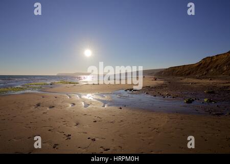 bei Ebbe am Strand von Compton Bucht, Isle Of Wight Stockfoto