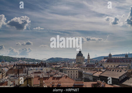 Ein Panorama von Budapest, Ungarn mit Dächern Stockfoto