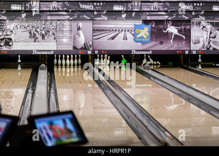 Rom, Italien - 3. Dezember 2016: während ein Bowling-Spiel, die Spuren der Kegelbahn in Rom Stockfoto