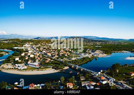 Shkoder Albanien Flussblick Rozafa Burg Stockfoto