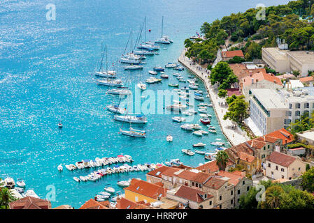 Blick auf Hvar Insel Docks und waterfron Stockfoto