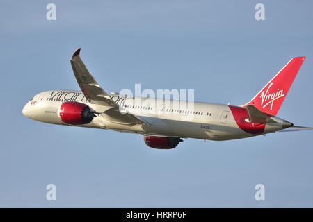 Virgin Atlantic-Boeing 787-9 G-VZIG ausziehen aus London Heathrow Airport, Großbritannien Stockfoto