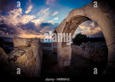 Alten Bögen an die Ausgrabungsstätte Kourion. Distrikt Limassol. Zypern Stockfoto