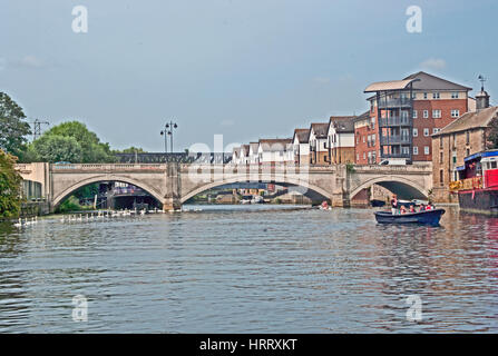 Peterborough, Cambridgeshire, Milton Frrry Brücke über Fluss Nene, Stockfoto