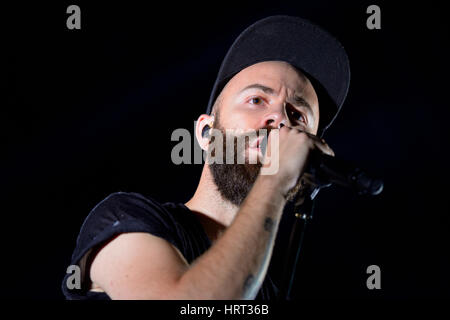 BARCELONA - 13 JUN: Woodkid (Band) in Konzert am Sonar Festival am 13. Juni 2014 in Barcelona, Spanien. Stockfoto